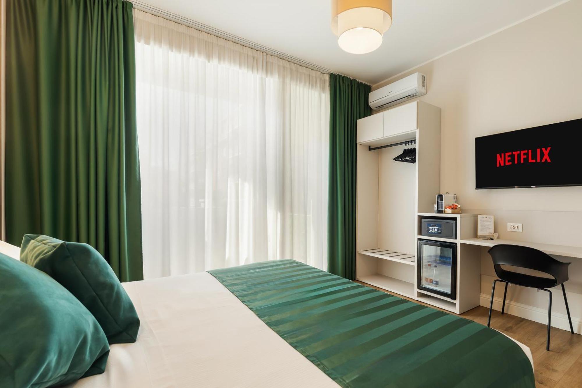 Albadea Deluxe Hotel Rome Exterior photo